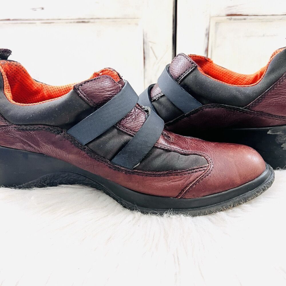 Rare Aerosoles Sport Splashlight Brown Double Buckle Womens Sneakers Size 7